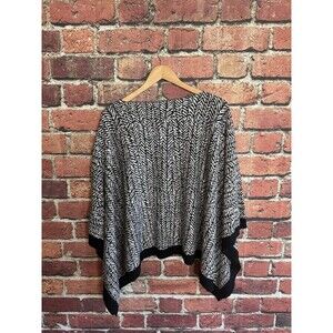 Lululemon Women’s Divinity Knit Sweater Poncho Black White Herringbone One/size